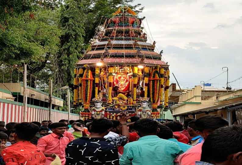 முப்பிடாரி அம்மன் கோவில் பங்குனி தேரோட்டம்