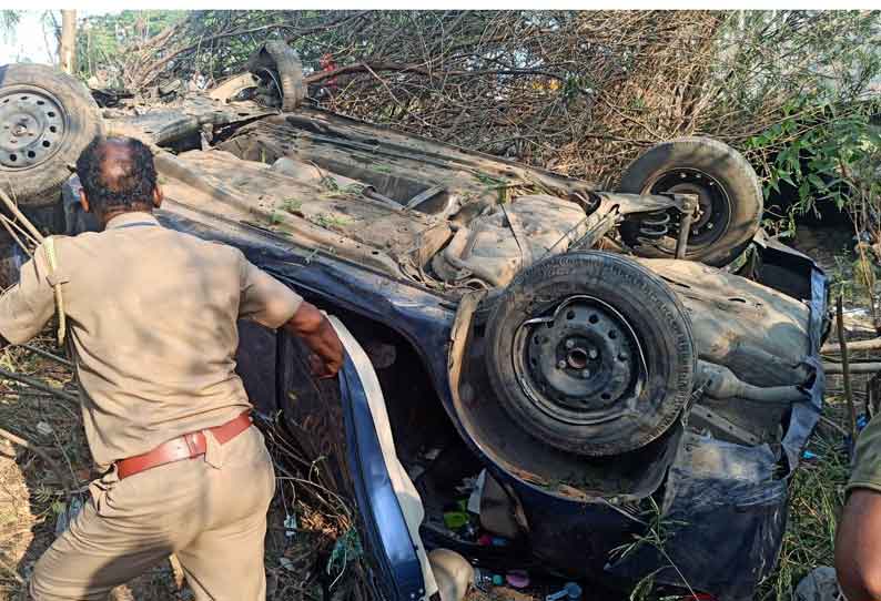 பள்ளிகொண்டா அருகே கார் கவிழ்ந்து 3 பேர் படுகாயம்