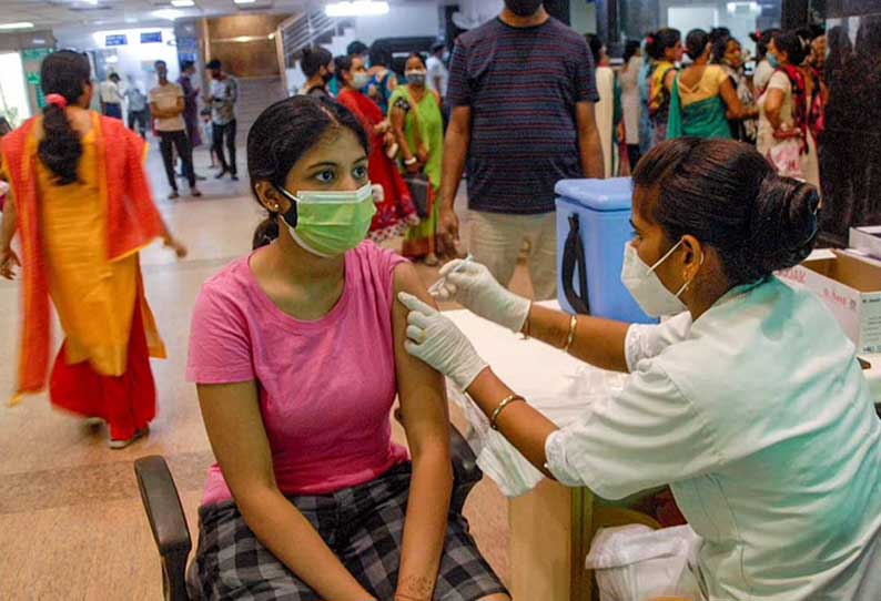 ஏப். 10 முதல் 18-வயதிற்கு மேற்பட்டவர்களுக்கு பூஸ்டர் தடுப்பூசி - மத்திய அரசு அனுமதி