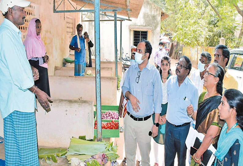 உழவர் சந்தையில் திருவள்ளூர் மாவட்ட கலெக்டர் ஆய்வு