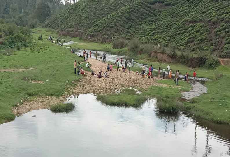 இதமான காலநிலை நிலவுவதால் வால்பாறைக்கு சுற்றுலா பயணிகள் வருகை அதிகரிப்பு