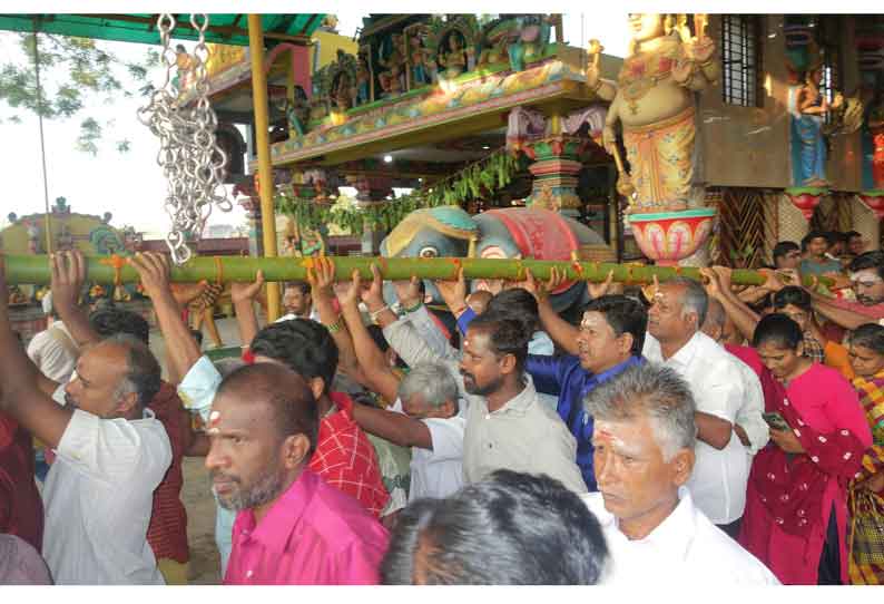 குடியாத்தம் கெங்கையம்மன் கோவில் சிரசுவிழாவை முன்னிட்டு பால் கம்பம் நடப்பட்டது