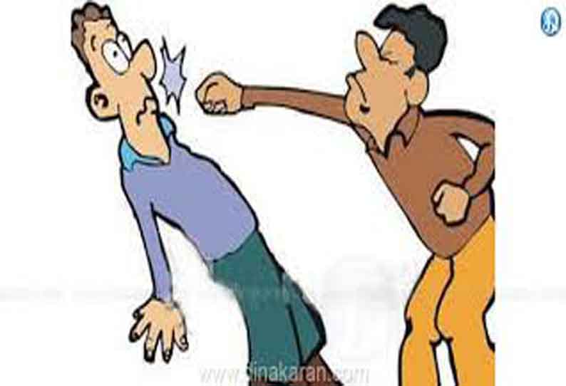 அதிக ஒலி எழுப்பியதை தட்டிக் கேட்டதால் ஆத்திரம் அடைந்து பொதுமக்களை டிரைவர், கண்டக்டர் தாக்கிய சம்பவம் பரபரப்பை ஏற்படுத்தி உள்ளது