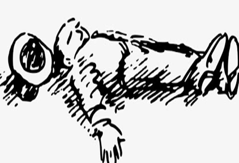 கிணத்துக்கடவு அருகே மோட்டார் சைக்கிளில் இருந்து கீழே விழுந்த பெண் பலி