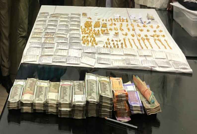 கோவை ரெயில் நிலையத்தில் நகைக்கடை உரிமையாளரிடம் ரூ42 லட்சம் நகை பணம் பறிமுதல்