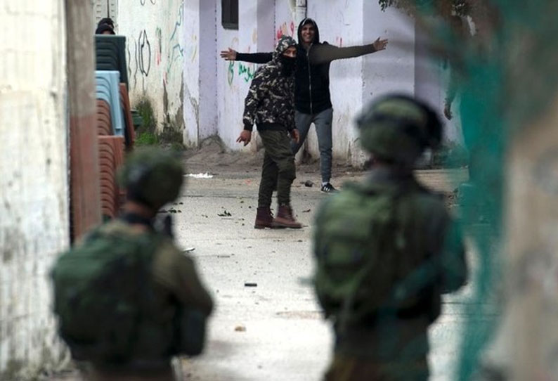 Israeli forces kill 3 Palestinians in raids in West Bank ||  Conflict with Israeli troops: 3 Palestinians killed