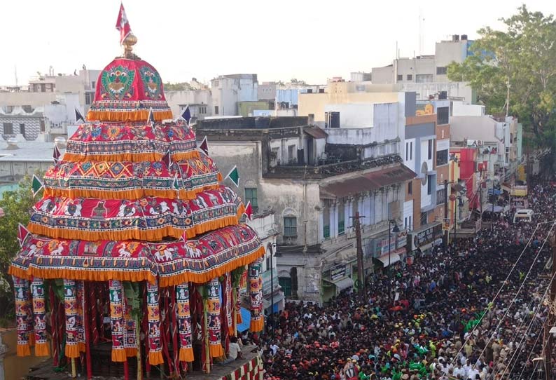 மதுரை சித்திரை திருவிழா தேரோட்டம் தொடக்கம்...! மாசி வீதிகளில் மக்கள் வெள்ளம்...!