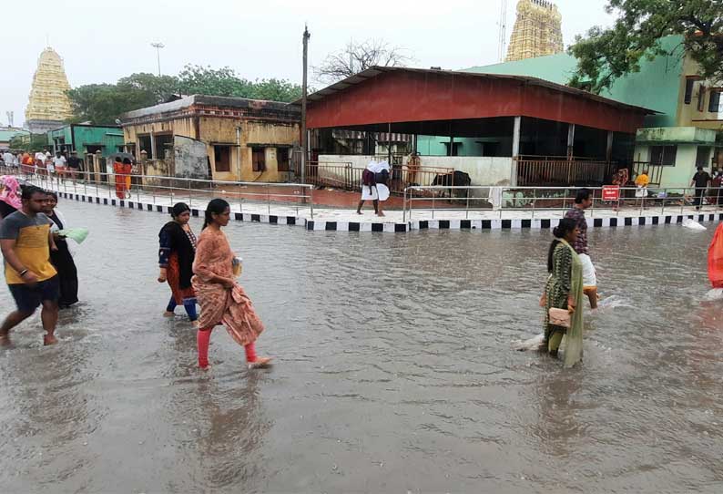 ராமேஸ்வரத்தில் கனமழை - சாலையில் பெருக்கெடுத்து ஓடிய வெள்ளம்...!