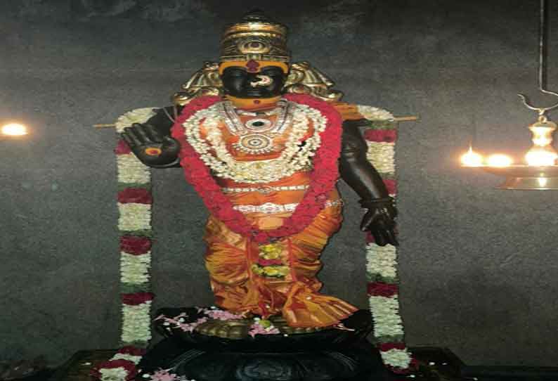 தாடகை மலை அடிவாரத்தில் சமுக்தியாம்பிகையம்மனுக்கு சிறப்பு அபிஷேகம்