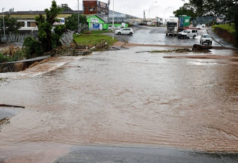 தென்ஆப்பிரிக்காவில் கனமழை, வெள்ளத்திற்கு உயிரிழப்பு 443 ஆக உயர்வு