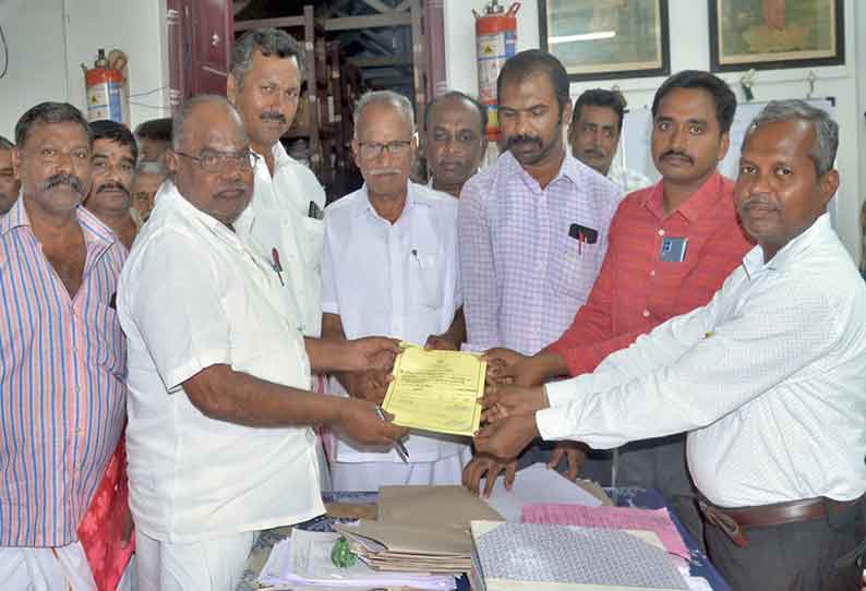 பாலாறு வடிநில கோட்ட பாசன சங்க தேர்தலில் வெற்றி பெற்ற நிர்வாகிகளுக்கு சான்றிதழ் வழங்கப்பட்டது