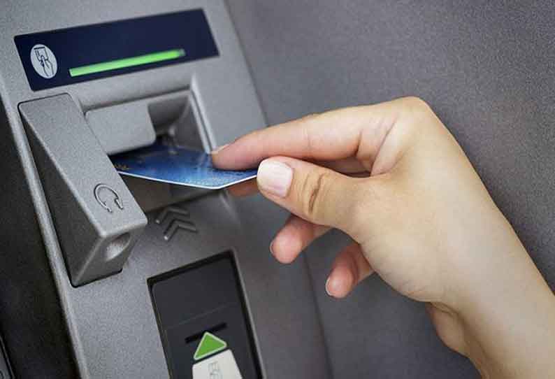 கிணத்துக்கடவு அருகே ஏடிஎம் கார்டை புதுப்பிப்பதாக கூறி தொழிலாளியிடம் பணம் மோசடி கிணத்துக்கடவு அருகே ஏடிஎம் கார்டை புதுப்பிப்பதாக கூறி தொழிலாளியிடம் பணம் மோசடி