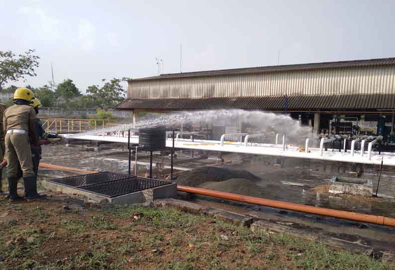 நெகமம் அருகே கியாஸ் ஆலையில் தீத்தடுப்பு ஒத்திகை