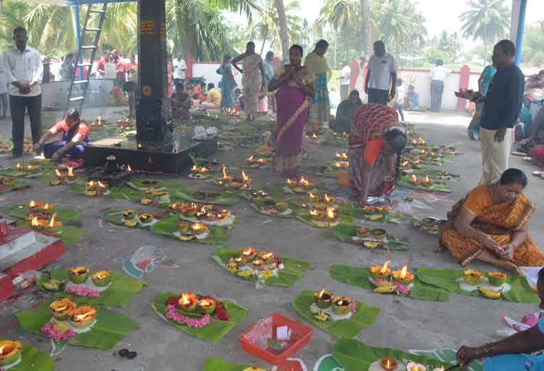 தேய்பிறை அஷ்டமியையொட்டி  காலபைரவர் கோவில்களில் சிறப்பு பூஜை பூசணியில் விளக்கேற்றி பக்தர்கள் வழிபாடு