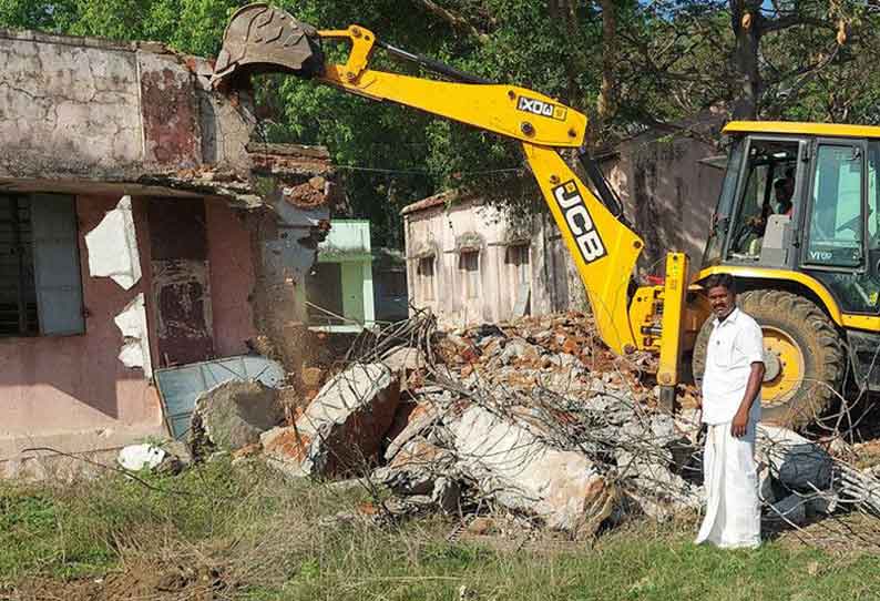 தியாகதுருகம் ஒன்றியத்தில் பழுதடைந்த பள்ளி கட்டிடங்கள் அகற்றும் பணி தீவிரம்