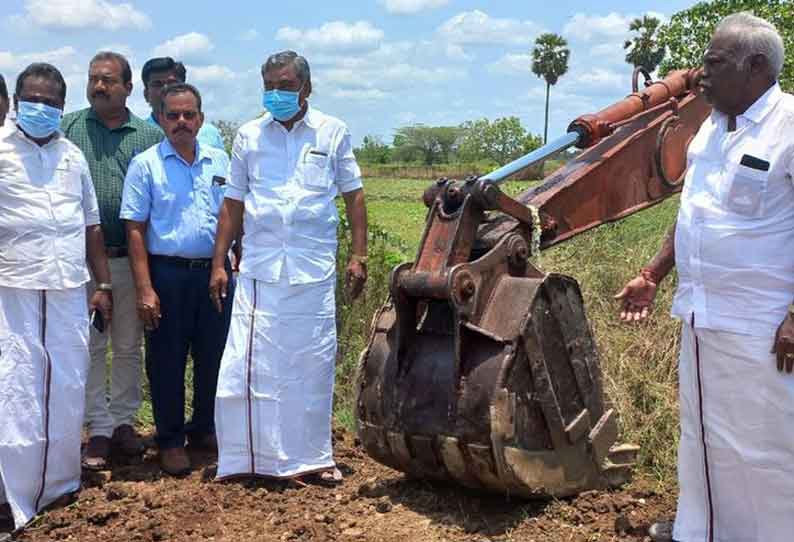 திருவாரூர் மாவட்டத்தில் ரூ.12 கோடியில் தூர்வாரும் பணி  பூண்டி கலைவாணன் எம்.எல்.ஏ. தகவல்