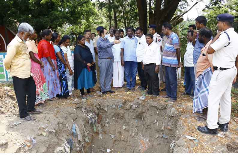 கோலியனூரான் வாய்க்கால் அருகில் ரெயில்வே துறையினர் மதில் சுவர் அமைக்க எதிர்ப்பு பொதுமக்கள் போராட்டத்தால் பணி பாதியில் நிறுத்தம்