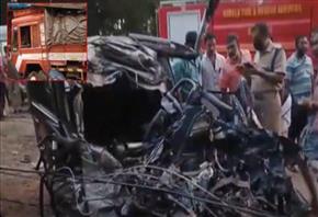 கேரளா: கார் மீது லாரி மோதிய விபத்தில் 4 பேர் உடல் நசுங்கி பலி