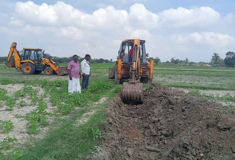 ஏரியில் ஆக்கிரமிப்பு அகற்றம்