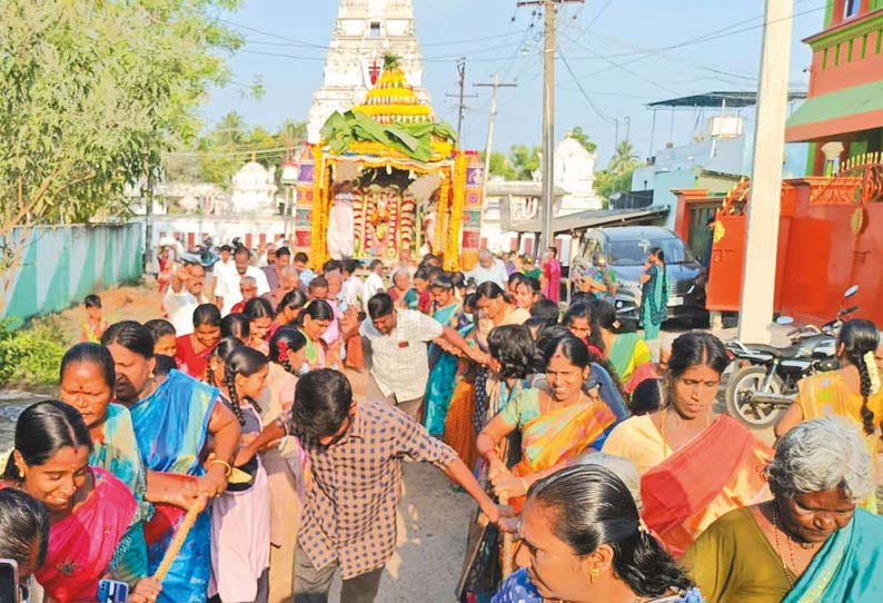 பேரம்பாக்கத்தில் வைகுண்ட பெருமாள் கோவில் தேர்த்திருவிழா