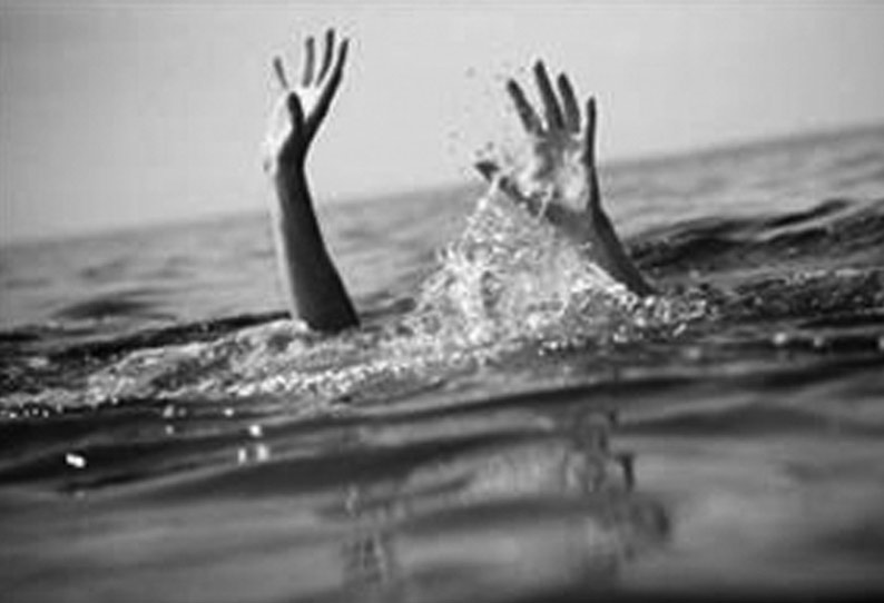 ஏரியில் மூழ்கி பள்ளி மாணவி சாவு