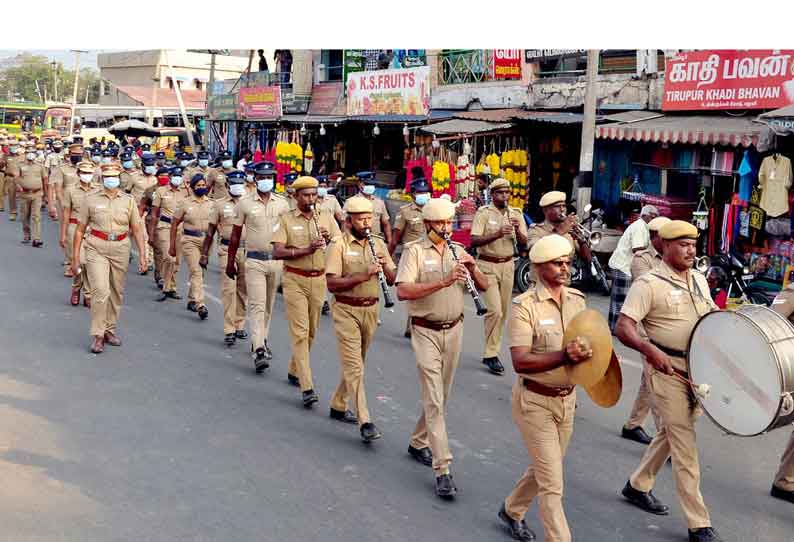 போலீசார் கொடி அணிவகுப்பு ஊர்வலம்