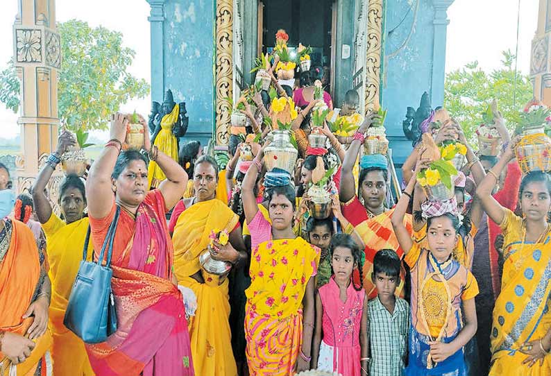 அரியபாக்கத்தில் பால்குடம் ஊர்வலம்