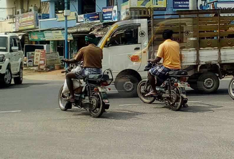 மடத்துக்குளம் நால் ரோட்டில் ரவுண்டானா அமைக்க வேண்டும்