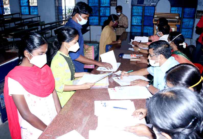 பொதுப்பிரிவில் தேர்வானவர்களுக்கு சான்றிதழ் சரிபார்க்கும் பணி