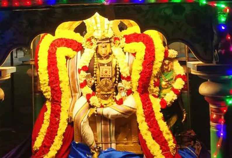 இந்திர விமானத்தில் சந்திரசேகரர் பஞ்சமூர்த்திகளுடன் வீதி உலா