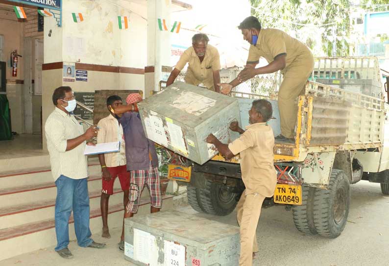 நாகர்கோவில் மாநகராட்சி- கொல்லங்கோடு நகராட்சிக்கு மின்னணு வாக்குப்பதிவு எந்திரங்கள் அனுப்பி வைப்பு