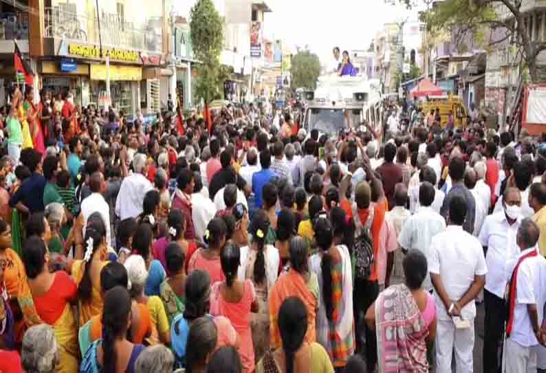 தேசியக்கொடி ஏற்றும் கம்பத்தில் காவிக்கொடியை பறக்க விடுவதுதான் தேசியமா?