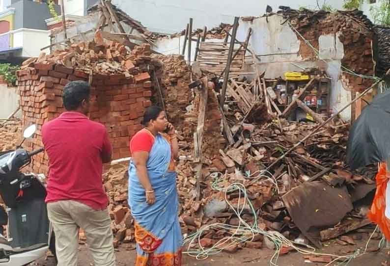 நாகை மாவட்டத்தில் பலத்த மழை பயிர்கள் சாய்ந்ததால் விவசாயிகள் கவலை