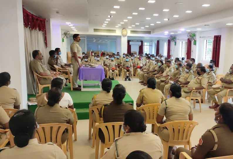 குற்றவாளிகளுடன் போலீசார் தொடர்பு போலீஸ் சூப்பிரண்டு எச்சரிக்கை