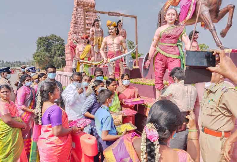 நாட்டறம்பள்ளி, ஆம்பூருக்கு வீரமங்கை வேலு நாச்சியார் அலங்கார ஊர்தி வருகை