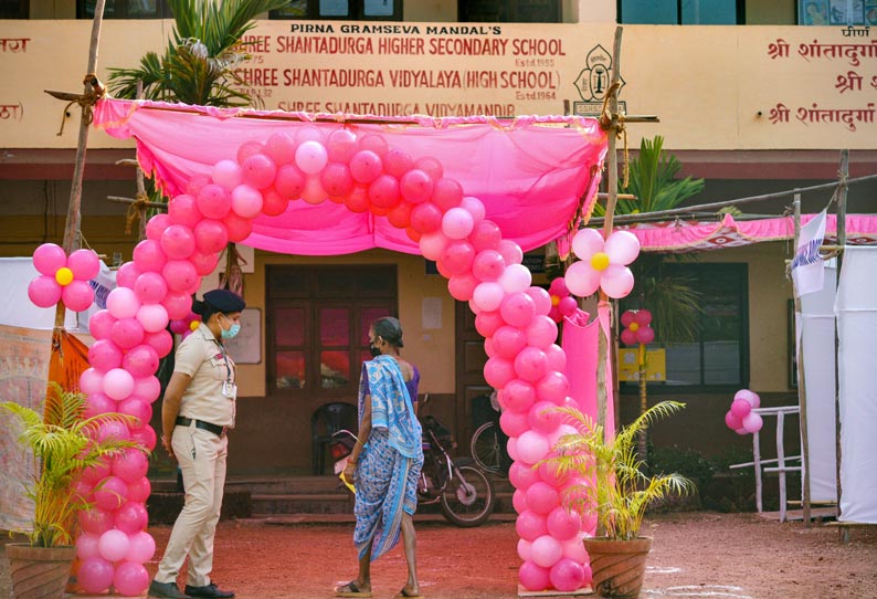 உ.பி., உத்தரகாண்ட், கோவா தேர்தல்: நண்பகல் 1 மணி வாக்குப்பதிவு நிலவரம் வெளியீடு