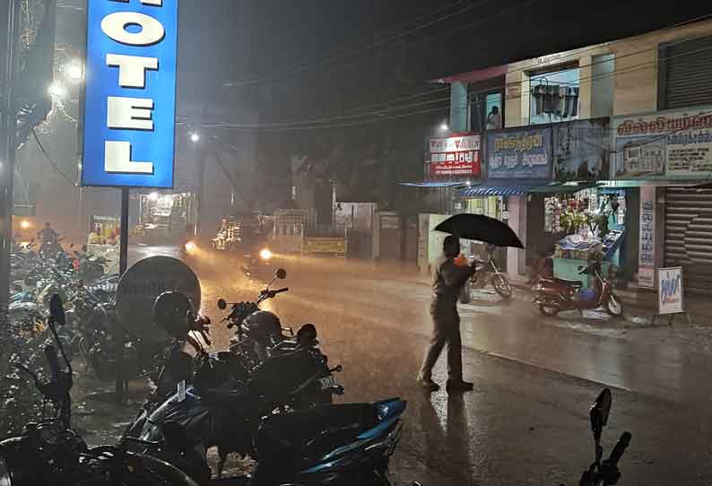 குலசேகரம் அருகே அணைப்பகுதியில் சாரல் மழை