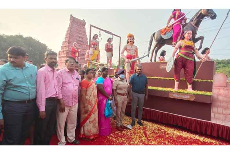 ராணிப்பேட்டை மாவட்டத்திற்கு வருகை தந்த வீரமங்கை வேலு நாச்சியார் அலங்கார ஊர்தியை கலெக்டர் வரவேற்றார்