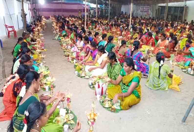 மாரியம்மன் கோவிலில் 1,008 திருவிளக்கு பூஜை