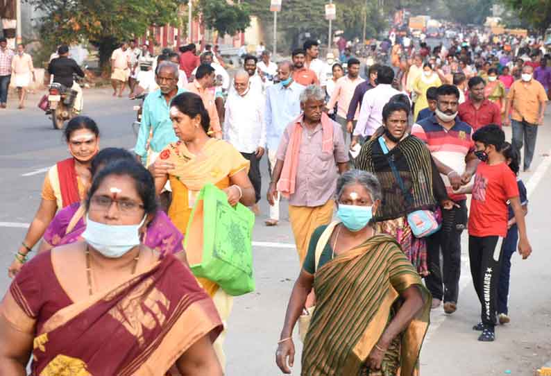 அருணாசலேஸ்வரர் கோவிலில் பக்தர்கள் கூட்டம் அலைமோதியது