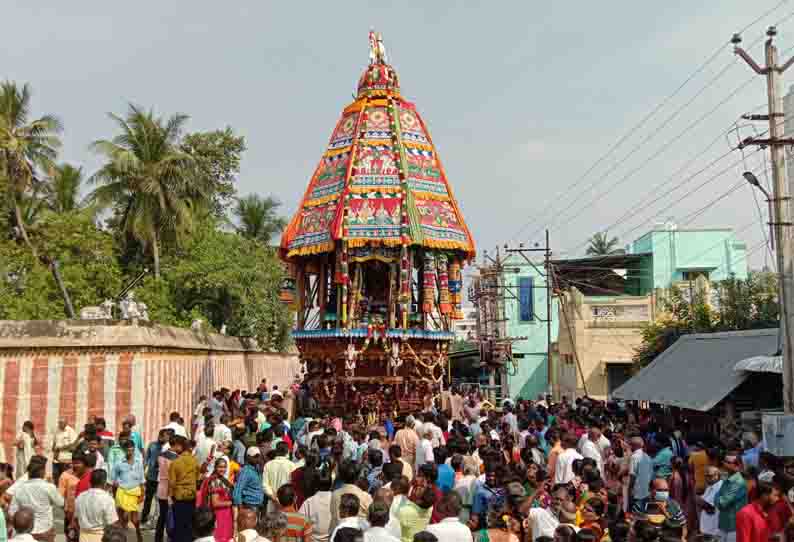 கடம்பவனேசுவரர் கோவிலில் மாசித்திருவிழா தேரோட்டம்