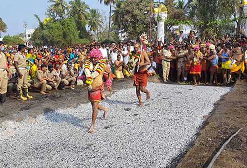 ஆனைமலை மாசாணியம்மன் கோவிலில் குண்டம் திருவிழா: ஆயிரக்கணக்கான பக்தர்கள் குண்டம் இறங்கினர்...!