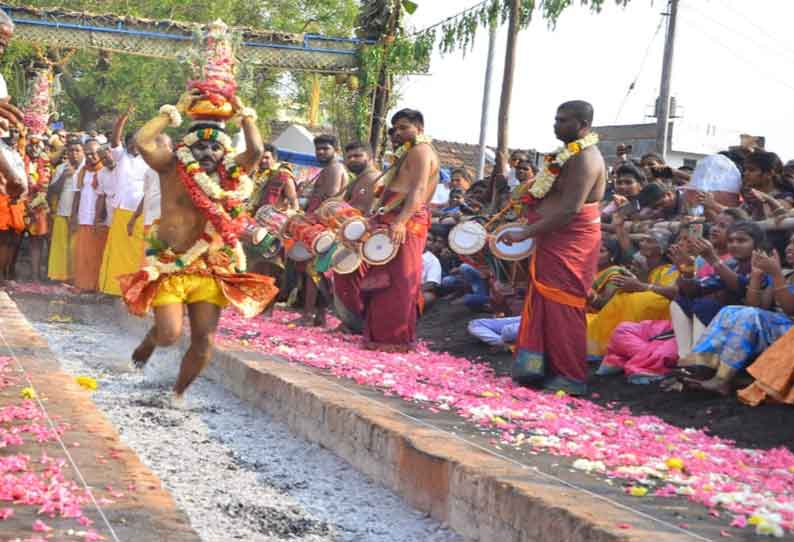 பிளேக் மாரியம்மன் கோவில் குண்டம் திருவிழா