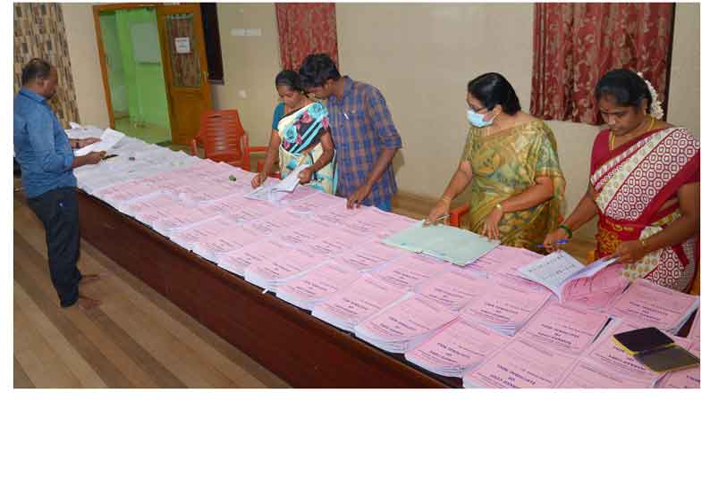 நகர்ப்புற உள்ளாட்சி தேர்தலுக்கு வாக்குச்சாவடிக்கு வழங்கப்படும் பட்டியலில் இறந்த வாக்காளருக்கு குறியீடு