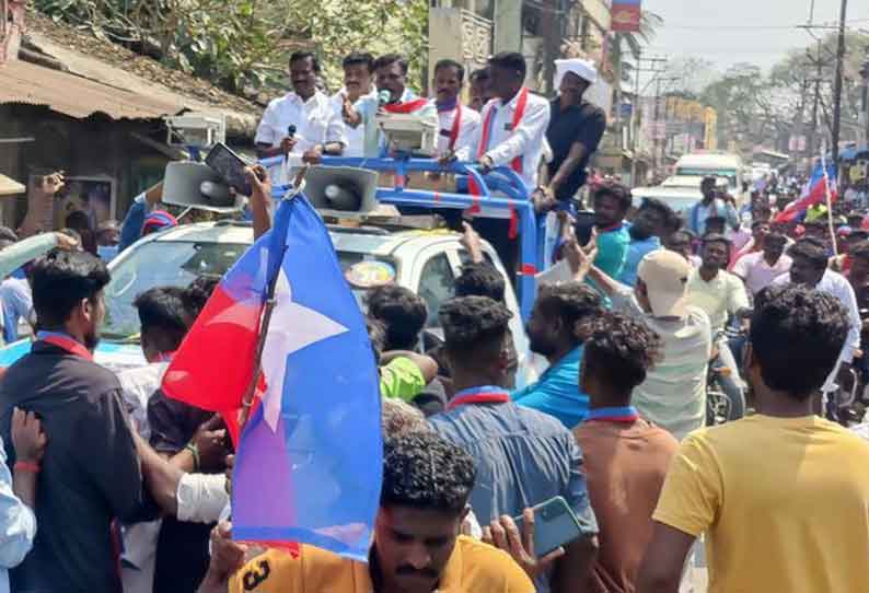 கடலூர் அருகே தொல்.திருமாவளவன் பிரசார வாகனத்தை மறித்து விடுதலை சிறுத்தைகள் கட்சியினர் போராட்டம்