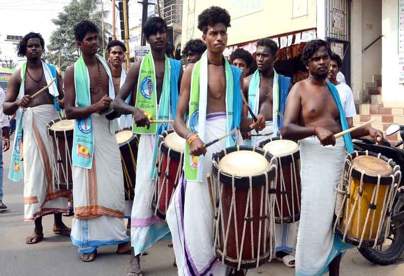 வாக்குறுதிகளை அள்ளி வீசி தேர்தல் பிரசாரத்தை முடித்த வேட்பாளர்கள்- நாளை காலை 7 மணி முதல் வாக்குப்பதிவு