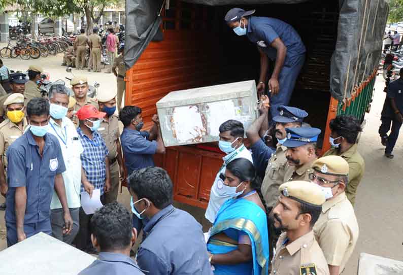 வாக்குச்சாவடிகளில் இன்று சனிக்கிழமை வாக்குப்பதிவு நடக்கிறது