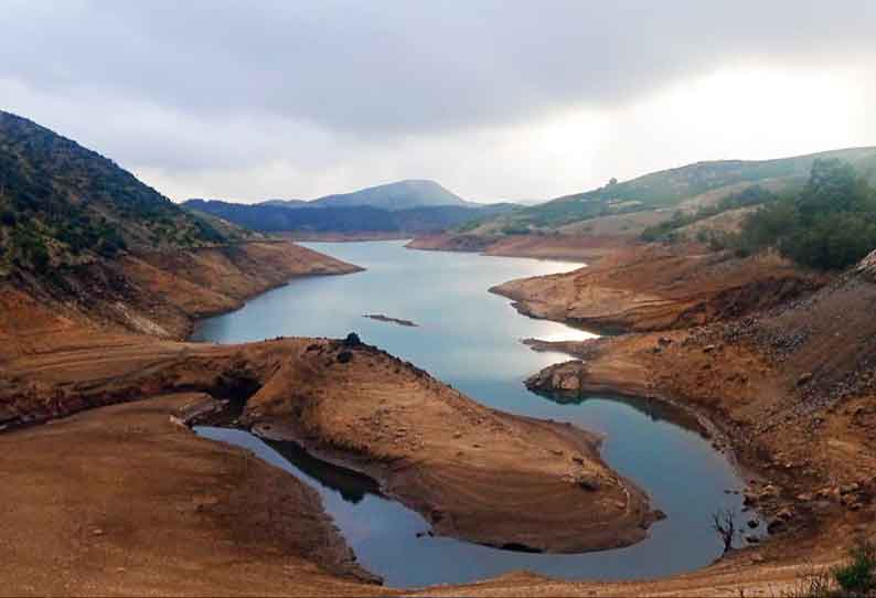 நீலகிரி அணைகளில் நீர்மட்டம் குறைந்தது