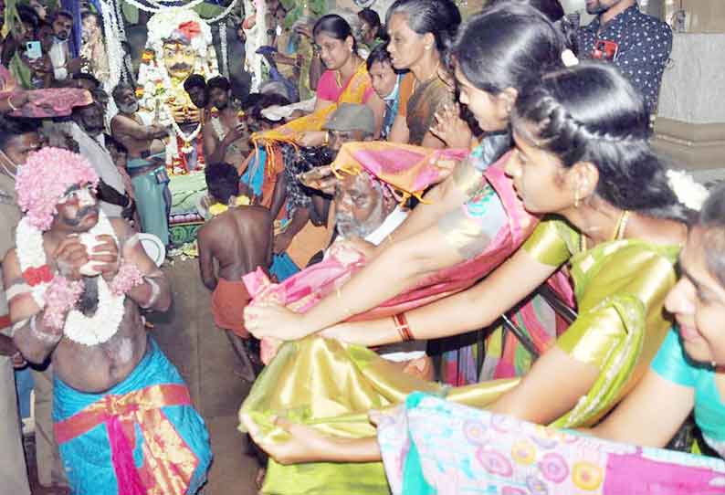 மாசாணியம்மன் கோவிலில் மகாமுனி பூஜை