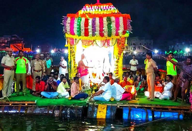 விருத்தாசலம் விருத்தகிரீஸ்வரர் கோவிலில் தெப்ப உற்சவம்